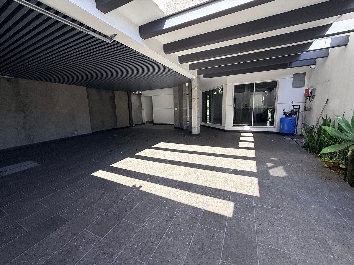 Estacionamiento, foto 3 de 31