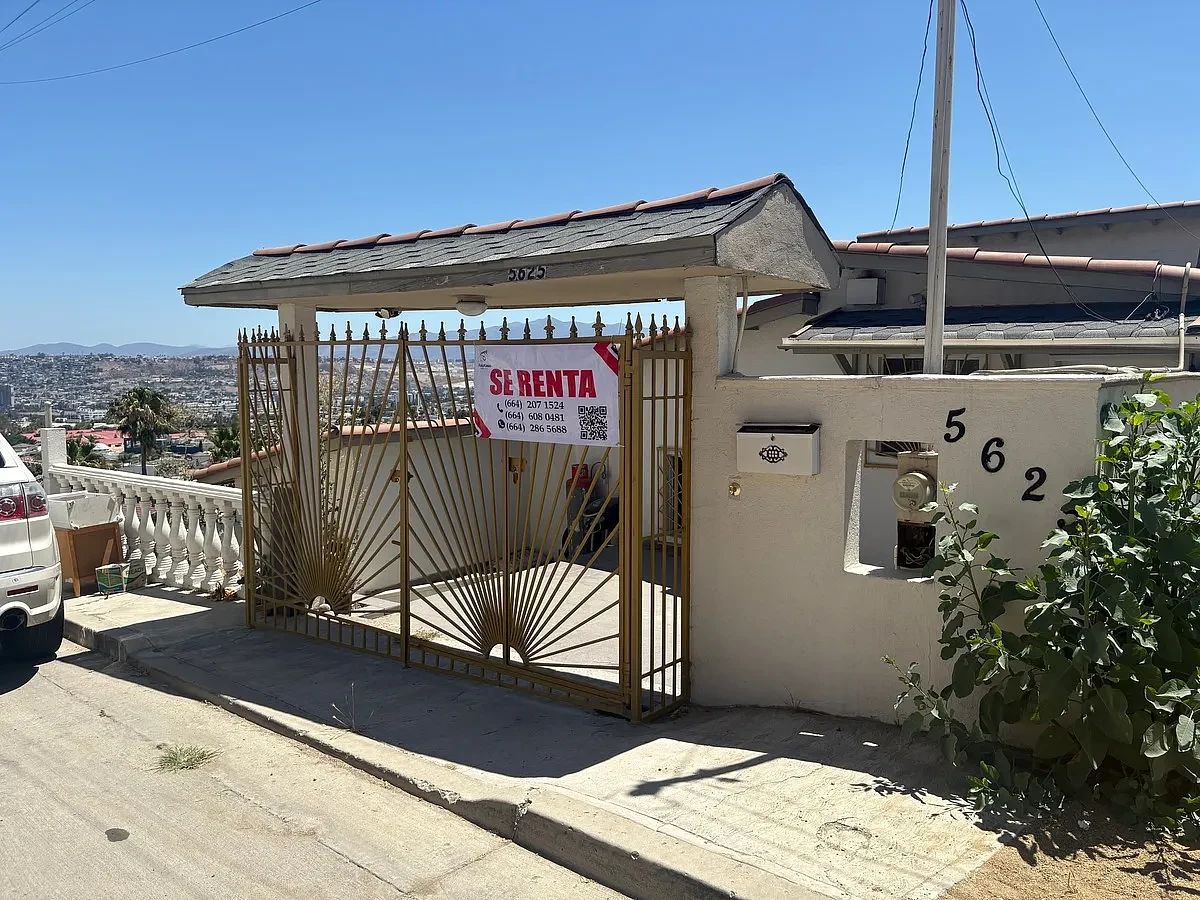 House in Burócrata Hipódromo, Tijuana, photo 42 of 44