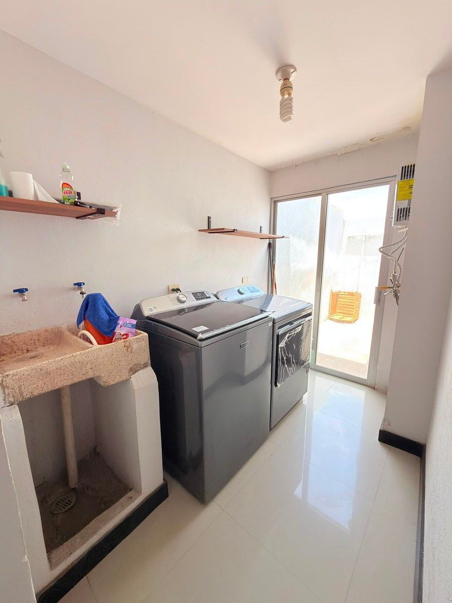 House in Las Granjas, Chihuahua, photo 6 of 22