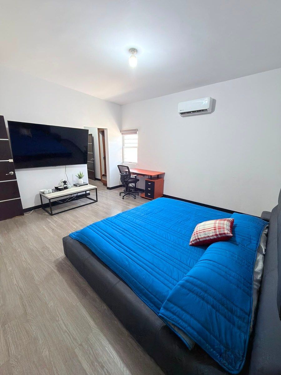 House in Las Granjas, Chihuahua, photo 8 of 22