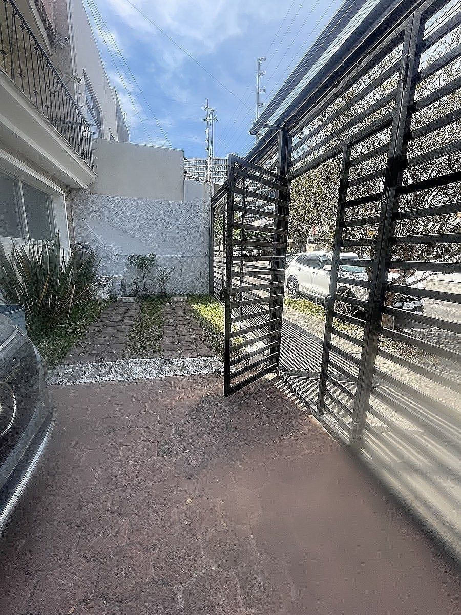 Casa com uso comercial em Prados de Providencia, Guadalajara, foto 3 de 46