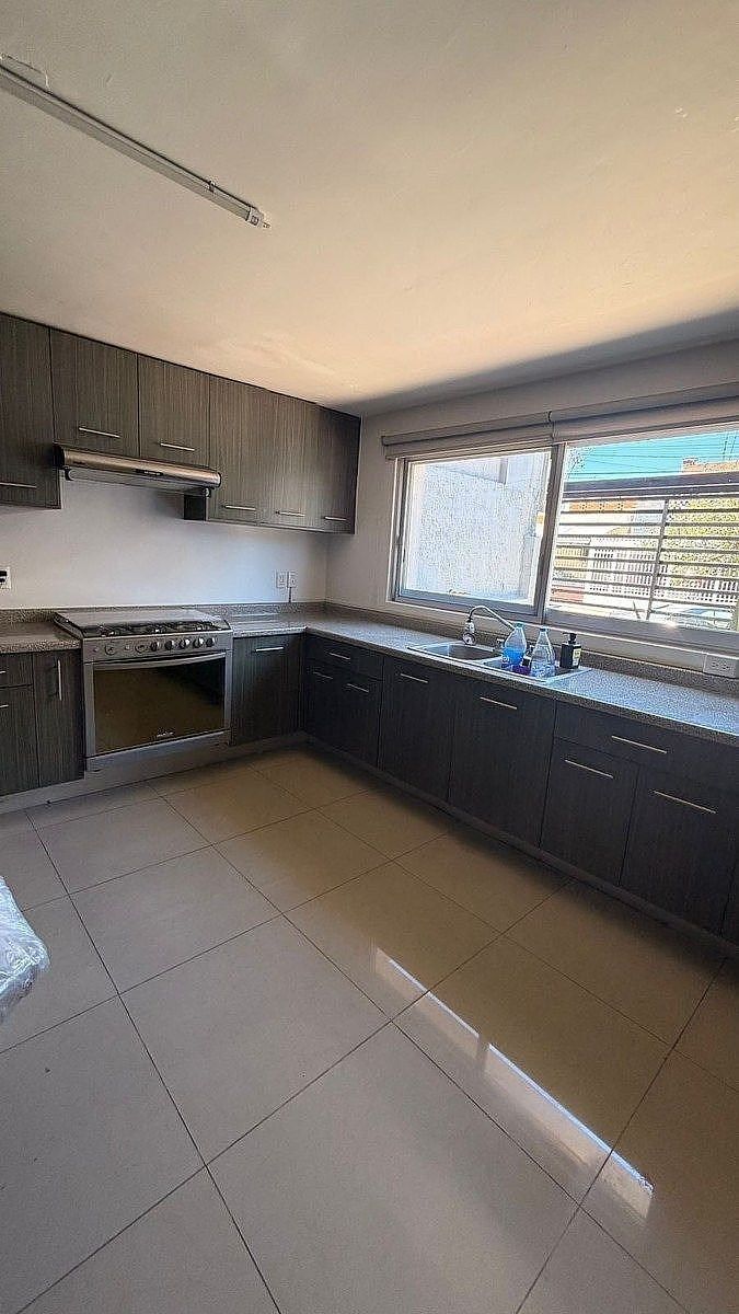 Casa com uso comercial em Prados de Providencia, Guadalajara, foto 8 de 46