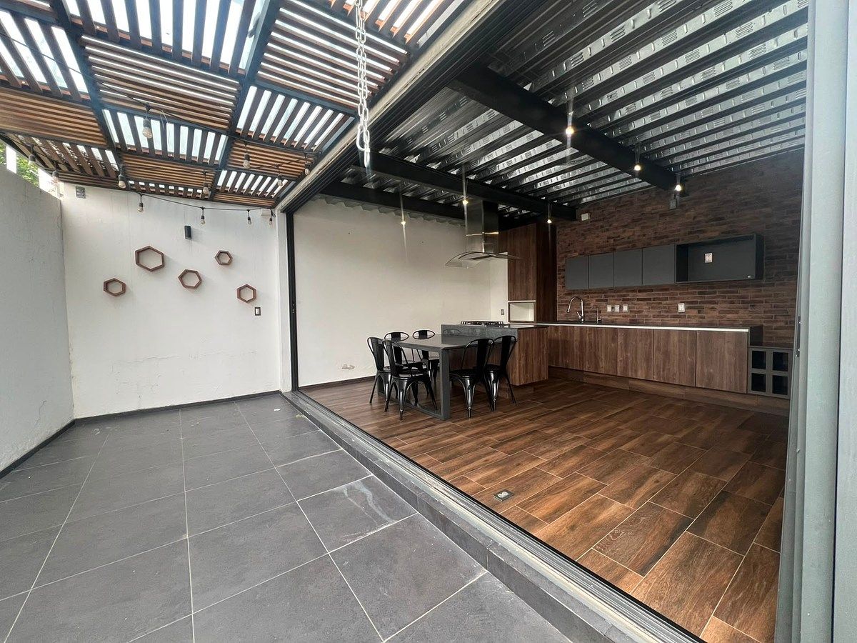 Casa em Altagracia, Zapopan, foto 3 de 18
