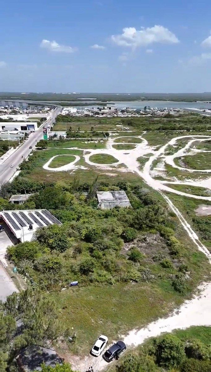 COMMERCIAL LAND FOR RENT ON CORNER | YUCALPETÉN, PROGRESO, YUCATÁN, photo 1 of 13