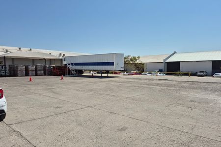 Bodega de 248m2 en Puerta del Sol, Blvd. Enrique Mazon López