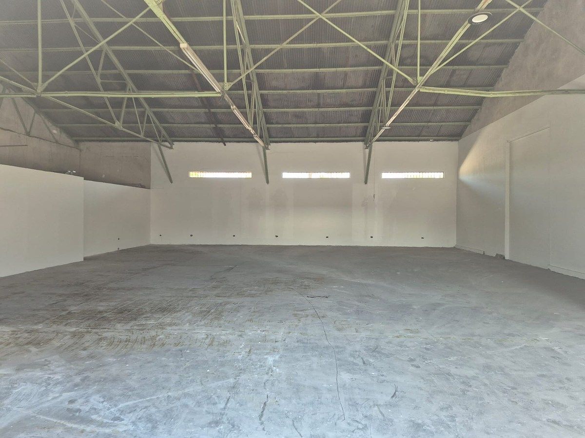 Warehouse of 248m2 in Puerta del Sol, Blvd. Enrique Mazon López, photo 1 of 6