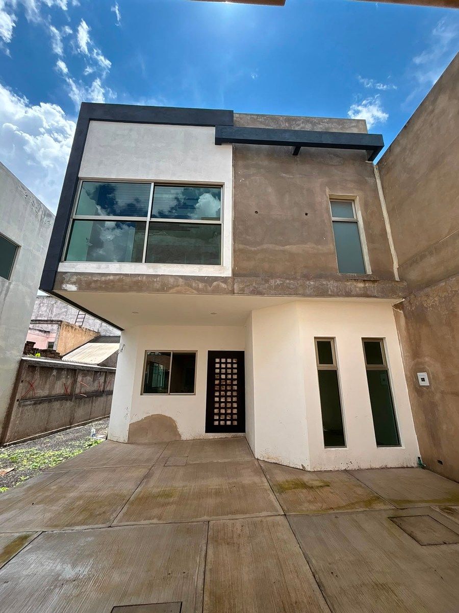 House for sale in Ventura Puente, Morelia, Michoacán, photo 1 of 29