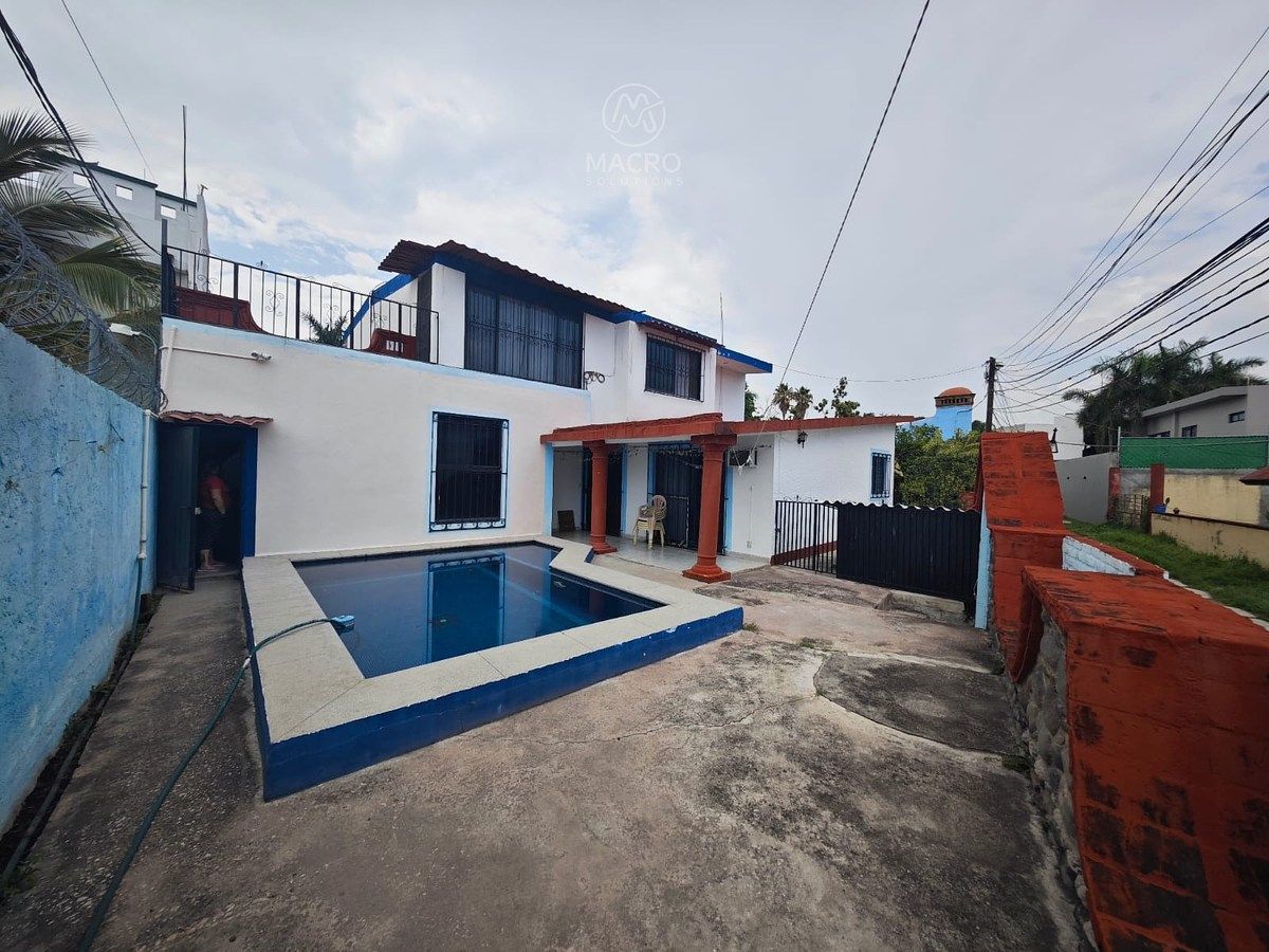 CASA EN VENTA EN COL. PABLO TORRES BURGOS CON ALBERCA, foto 1 de 20