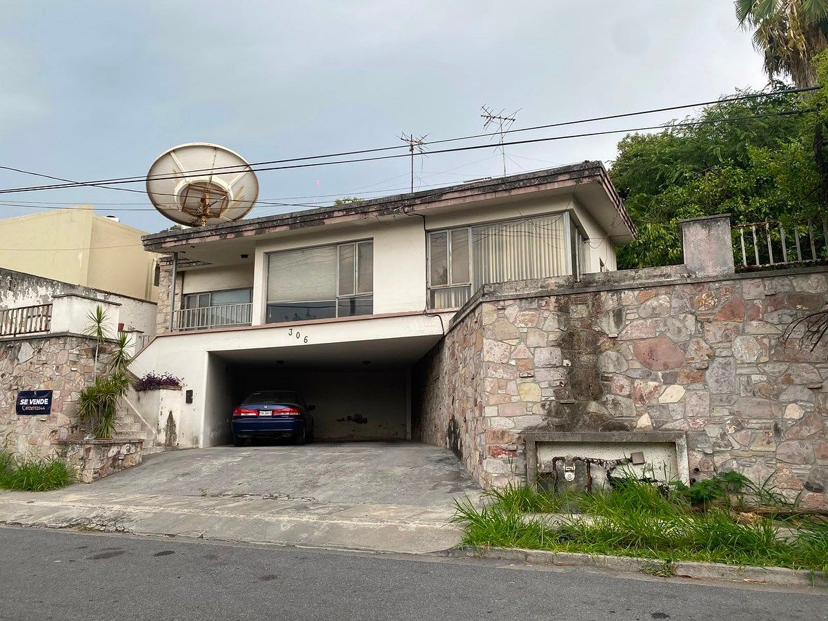HOUSE FOR SALE IN VISTA HERMOSA, photo 1 of 8
