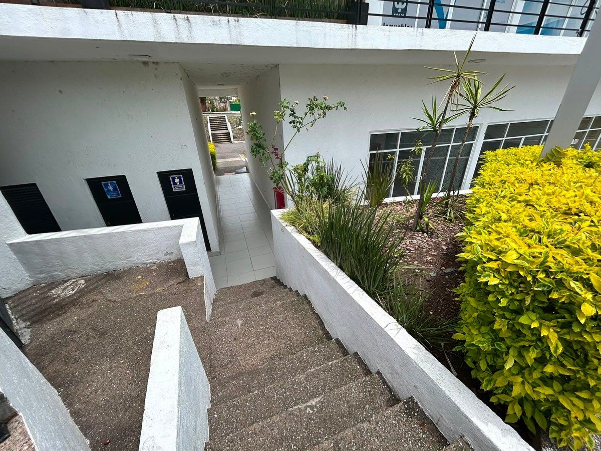 Local comercial en Colinas del Santuario, Corregidora, foto 9 de 10