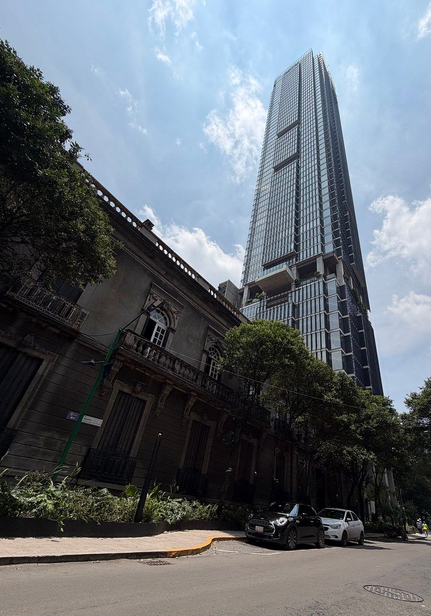Fachada de la torre, photo 17 of 27