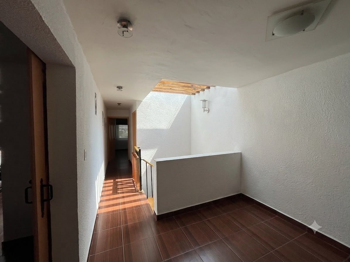 Casa para Alugar perto do Centro Sul – Ampla, Excelente Localização, foto 1 de 9