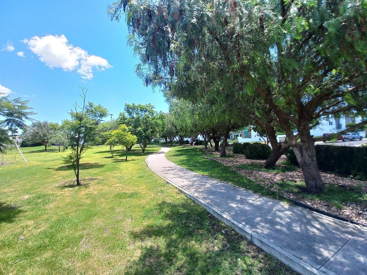 Lot in Grand Juriquilla, Querétaro, photo 18 of 36