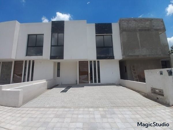 Beautiful new house in modern style, photo 1 of 50