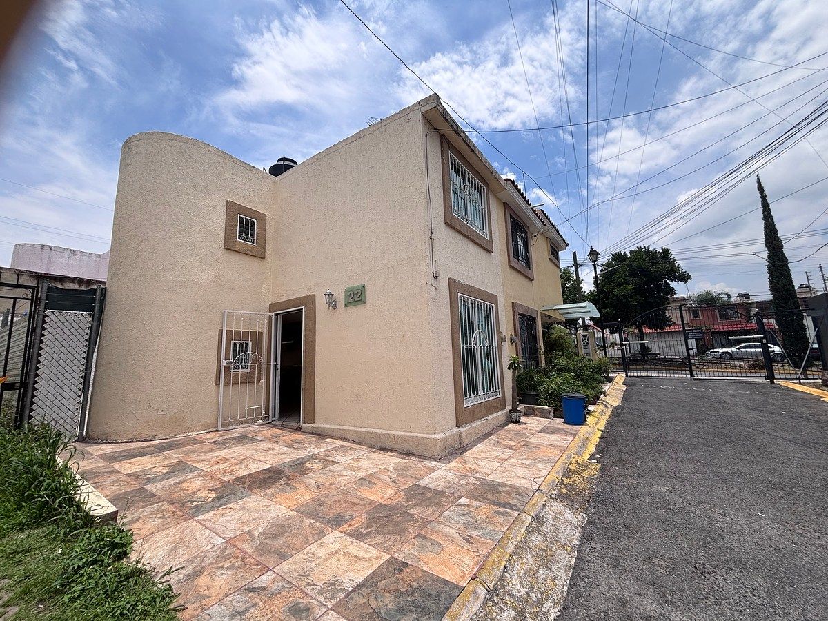 House in Misión del Bosque, photo 1 of 28