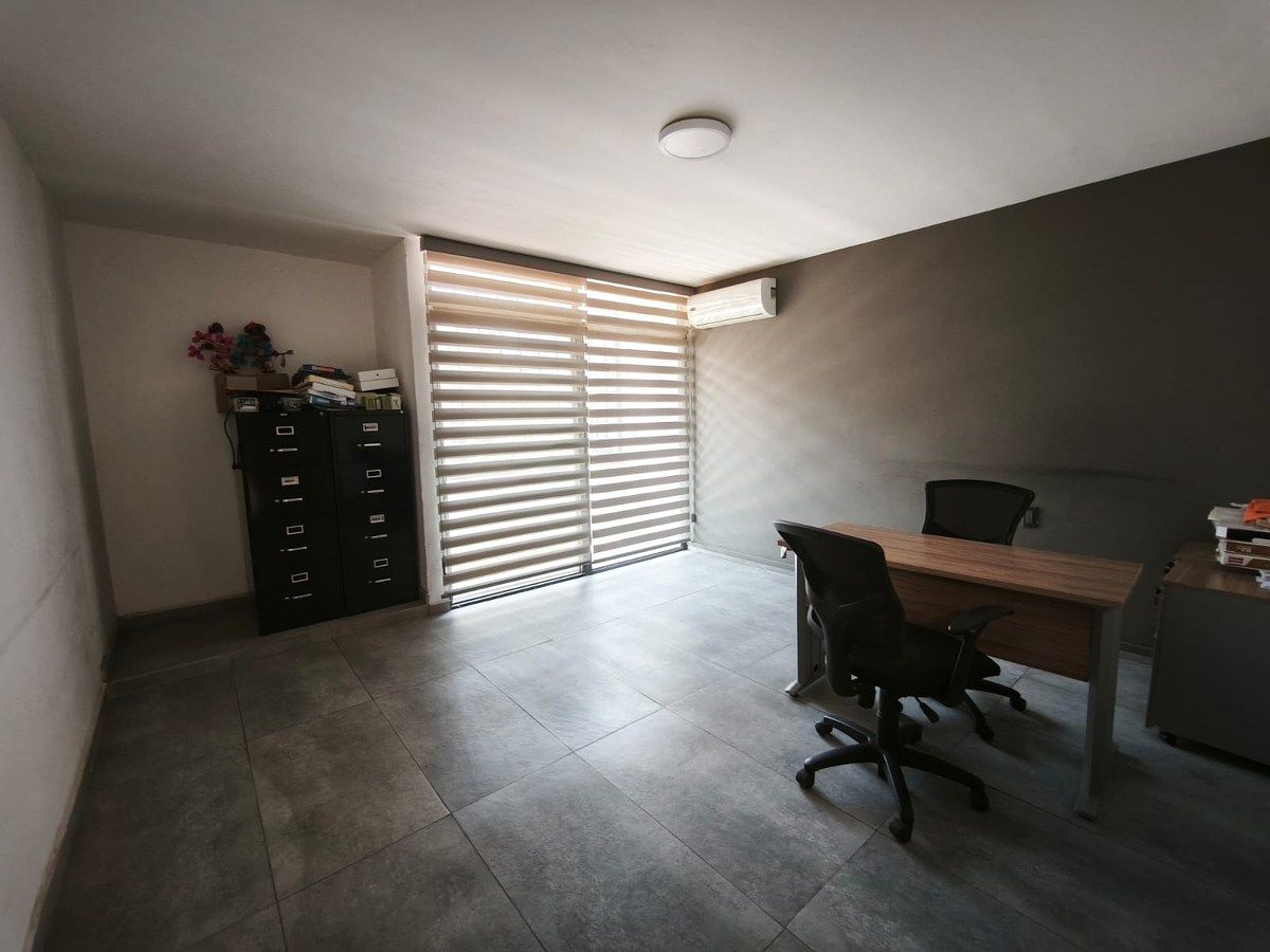 Casa com uso comercial em Jardines de los Arcos, Guadalajara, foto 19 de 25