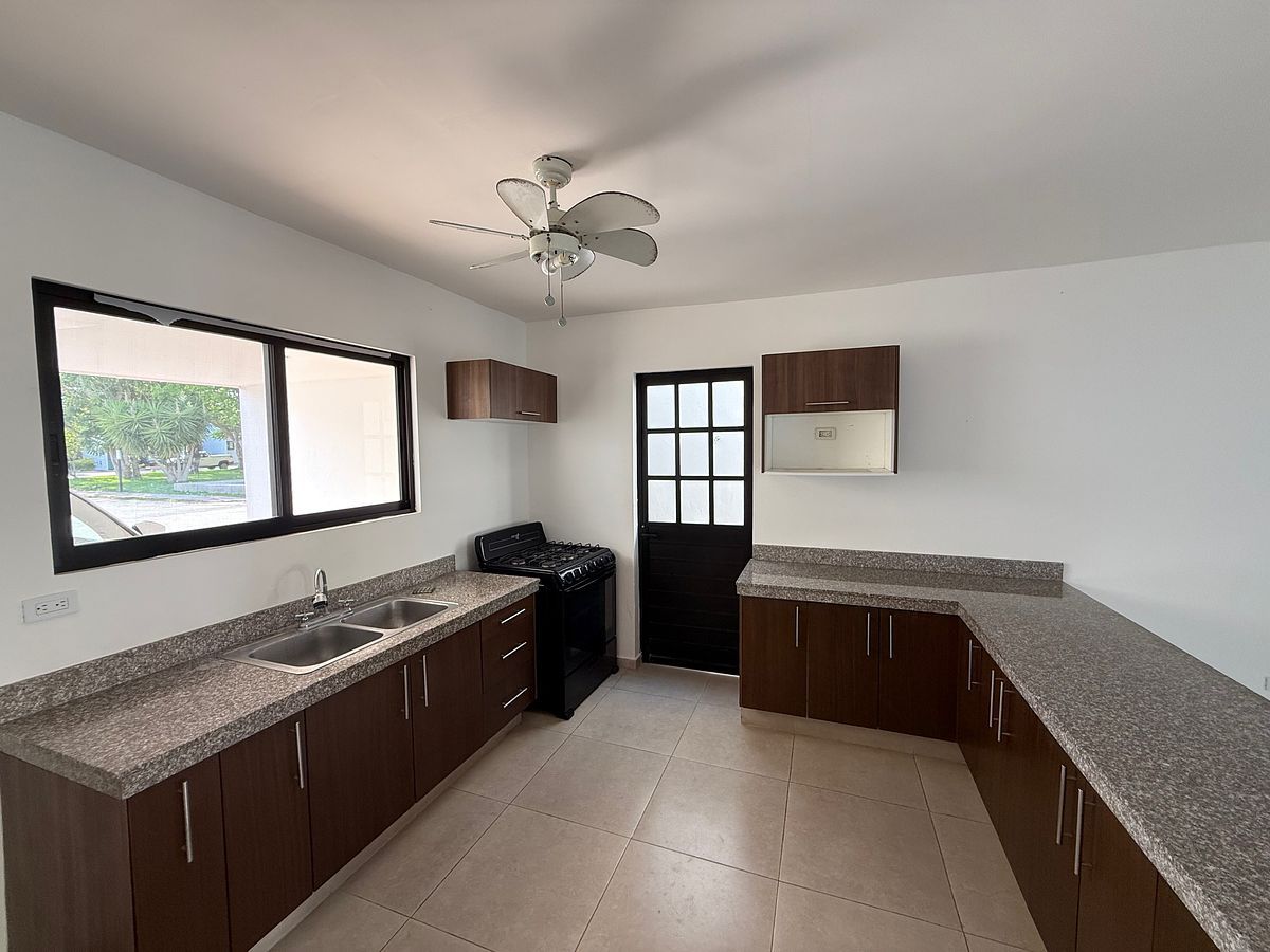 Casa en condominio en Santa Gertrudis Copo, Mérida, foto 3 de 35