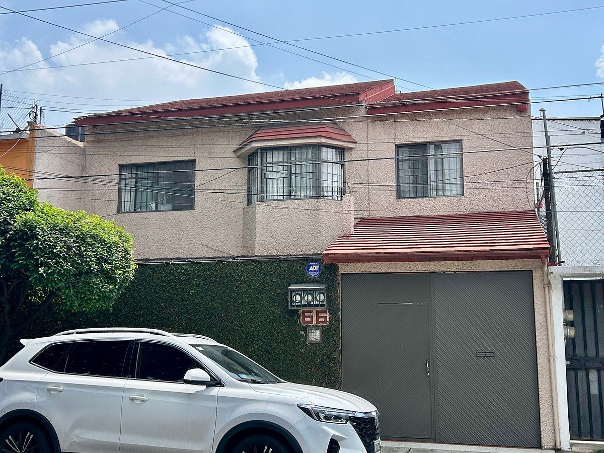 Fachada, foto 1 de 20