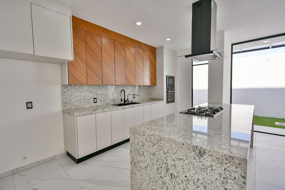 Residencia con recámara en planta baja, Coto Baluarte Casa Fuerte - foto 2