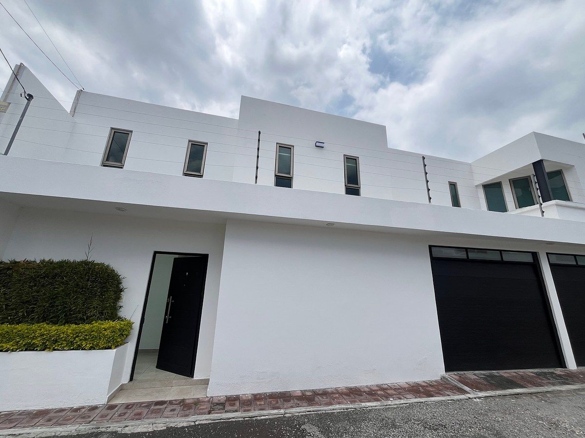 House in a condominium in Metepec, photo 1 of 23