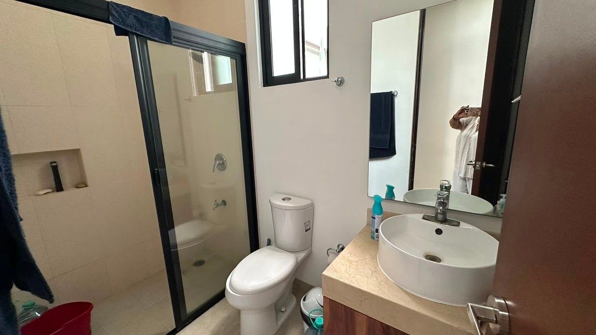 Baño de recama secundaria, foto 7 de 32