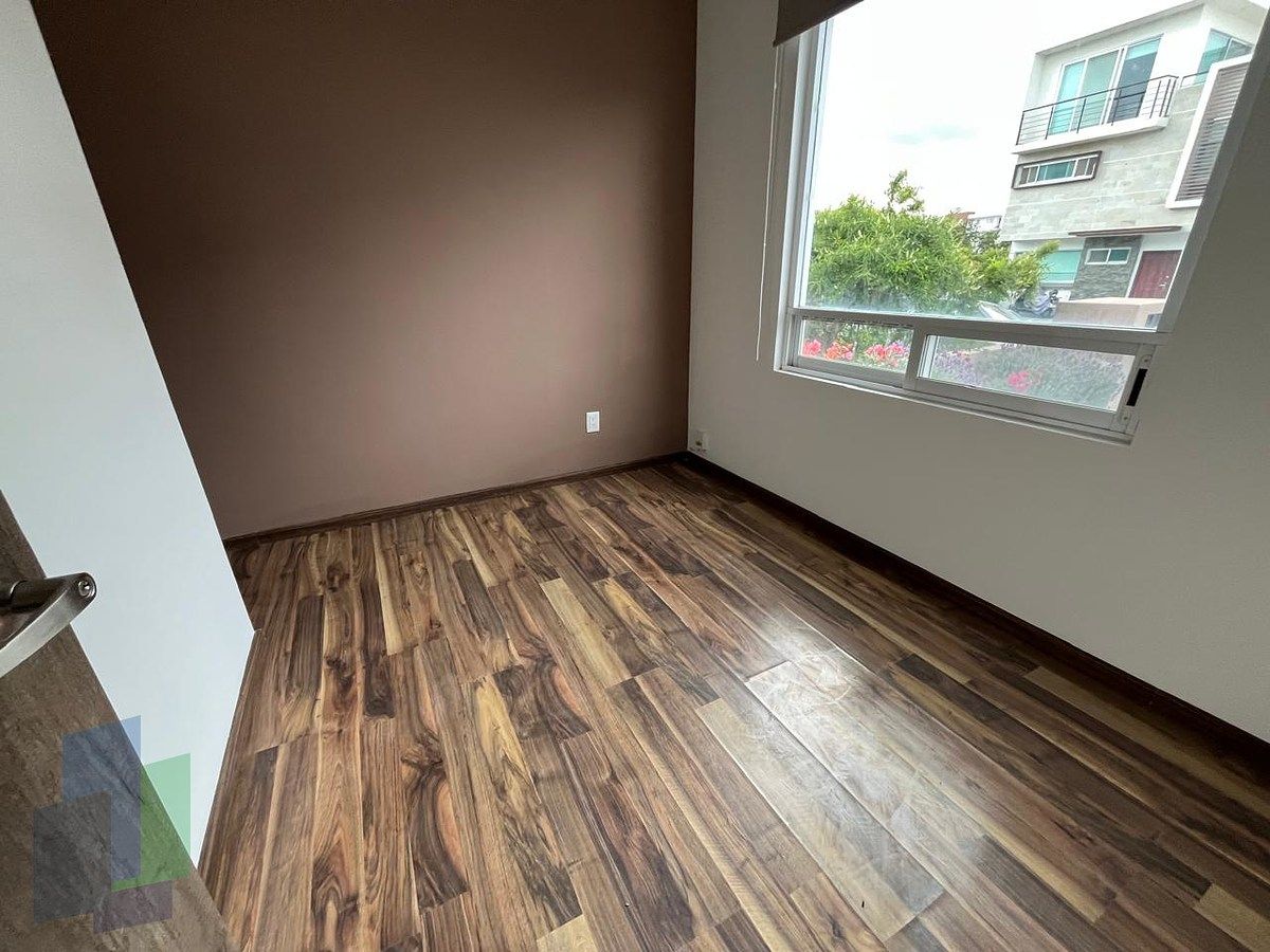 Estudio en planta baja, foto 4 de 34