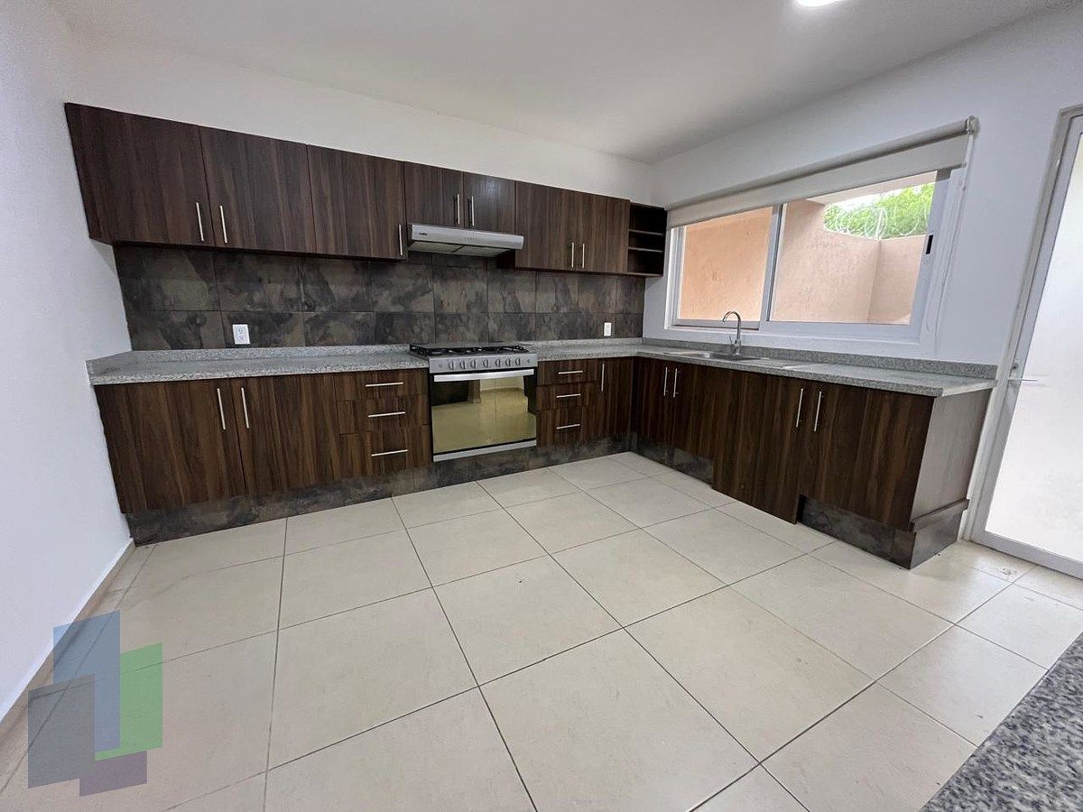 Amplia cocina integral, foto 5 de 34