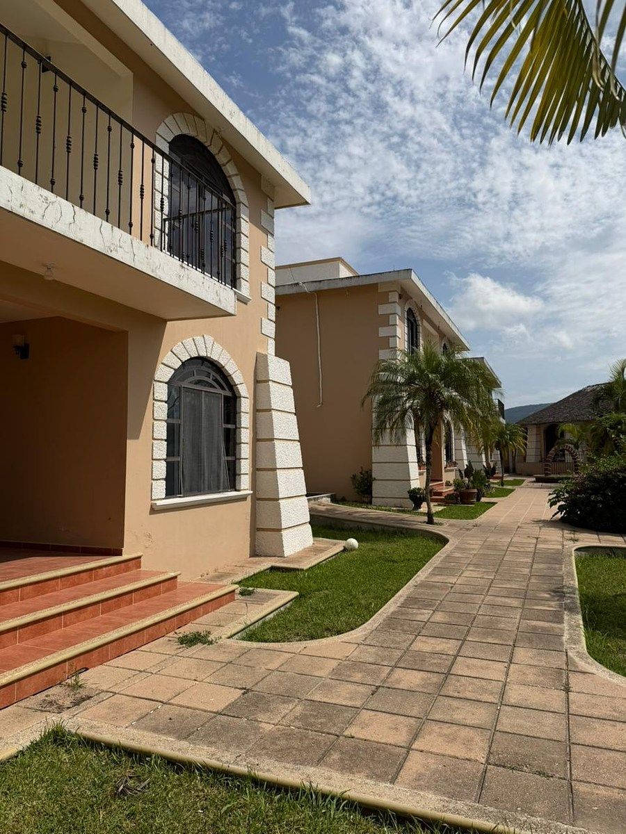 Housing Complex in Berriozabal, photo 1 of 16