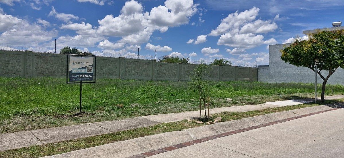 Lot in Mayorca Residencial, León, photo 2 of 23