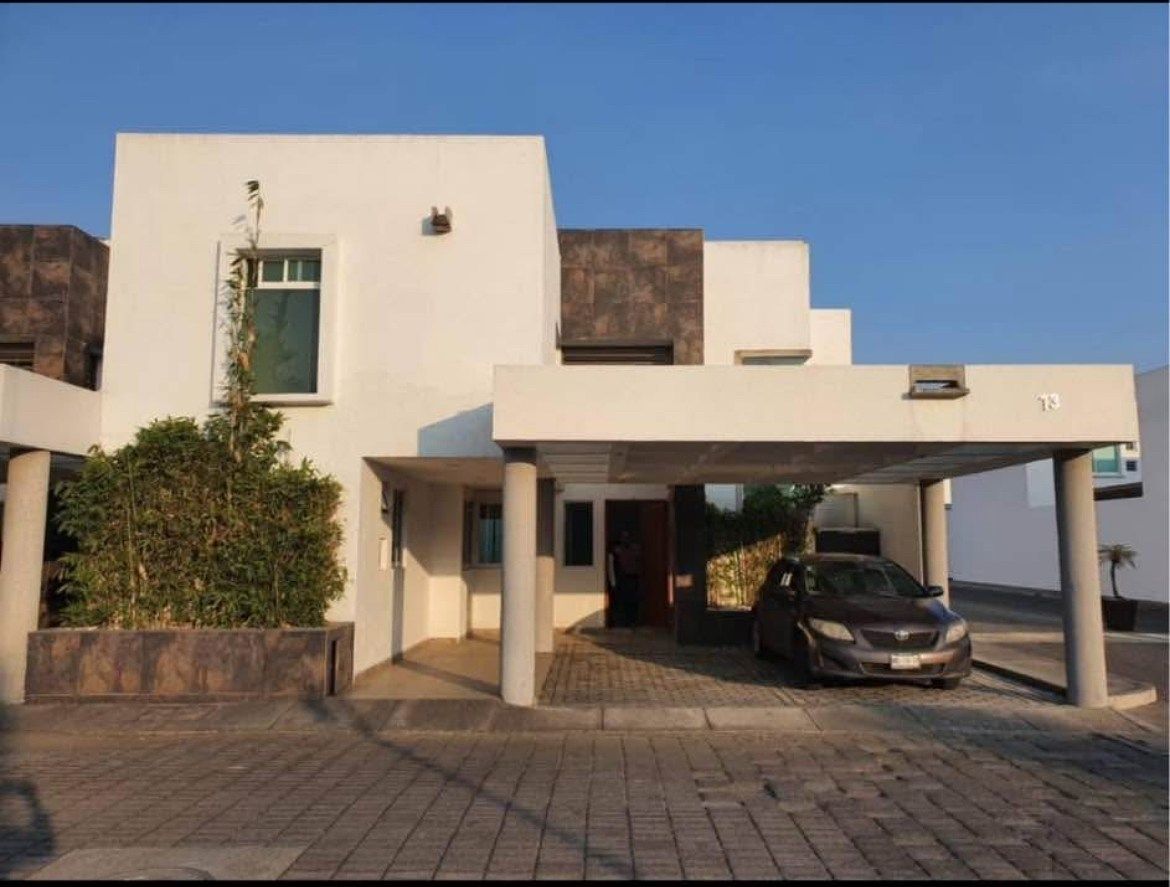 House in a Gated Community in Metepec with Amenities, Pool, and Gym, photo 1 of 14