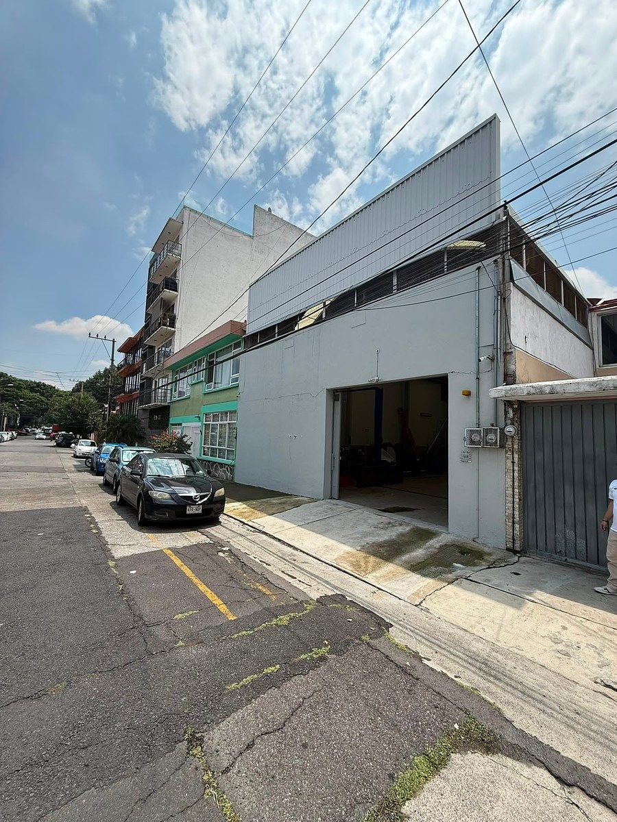FACHADA POSTERIOR / BODEGA, photo 36 of 38