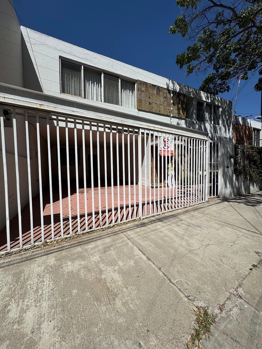 Casa em Lomas de Providencia, Guadalajara, foto 3 de 16