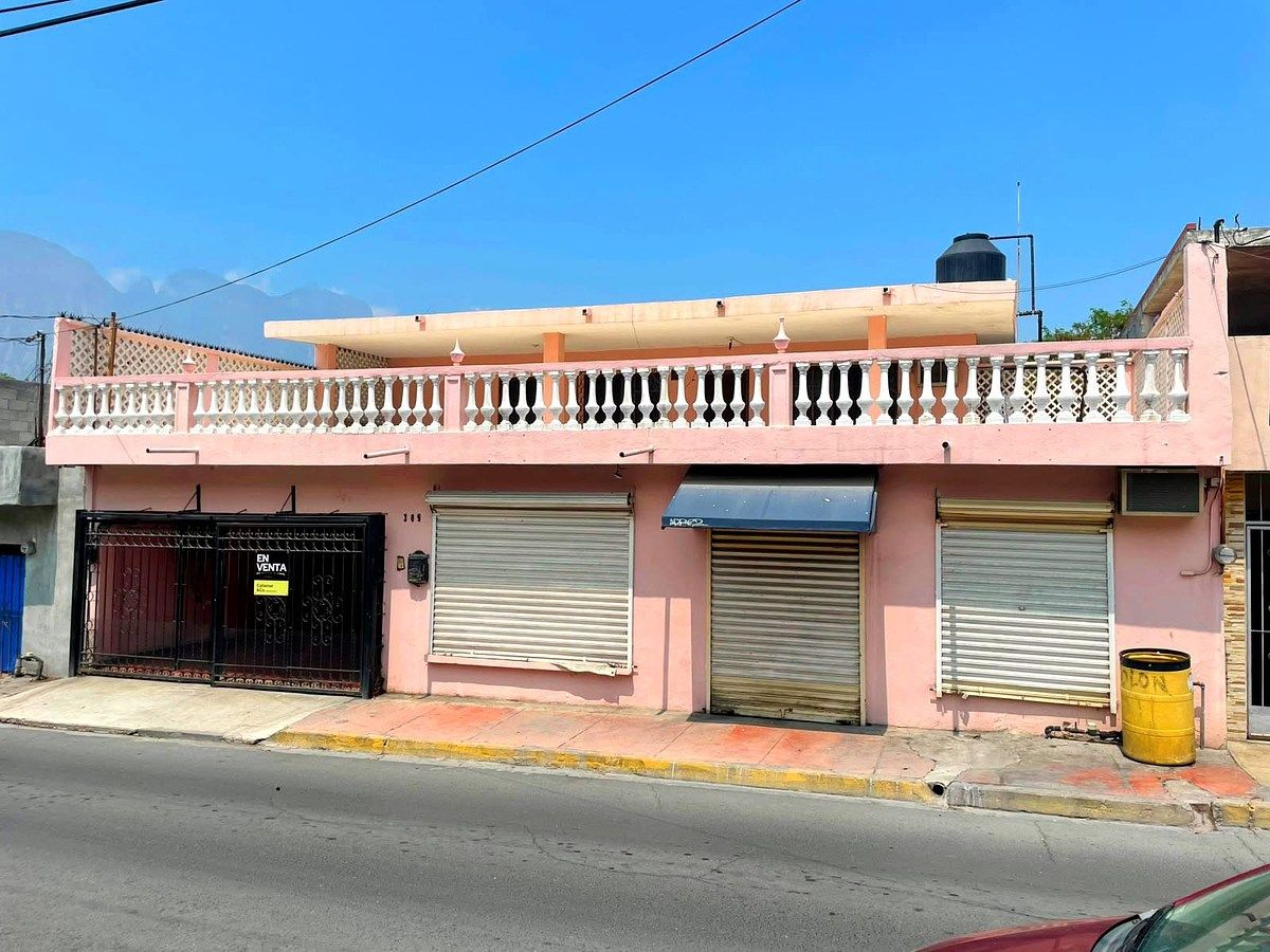 Casa en Venta - Centro de Santa Catarina - 6 Recamaras, 2 Terrazas Panoramicas,, foto 1 de 33