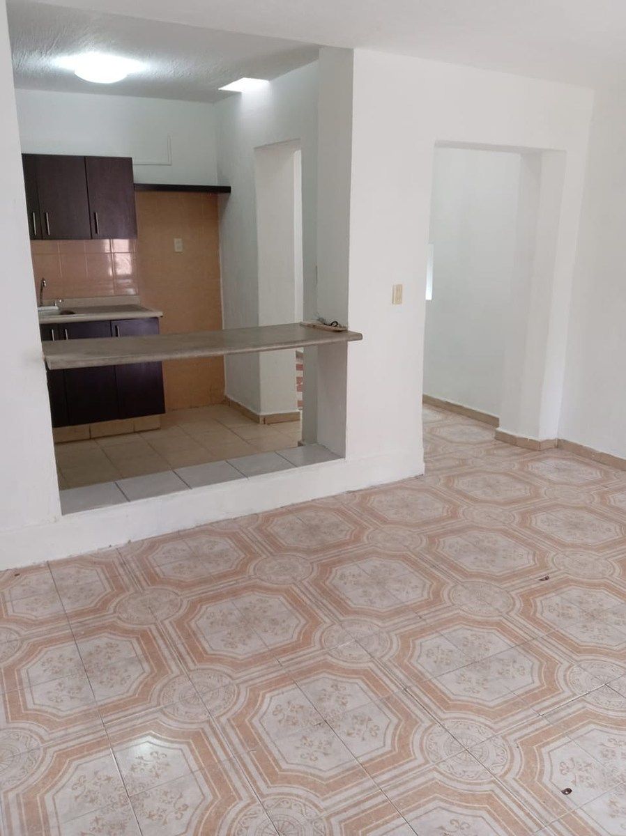 House in La Loma, Guadalajara, photo 2 of 16