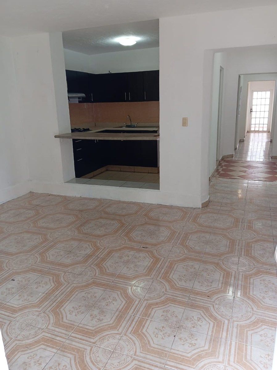 House in La Loma, Guadalajara, photo 4 of 16