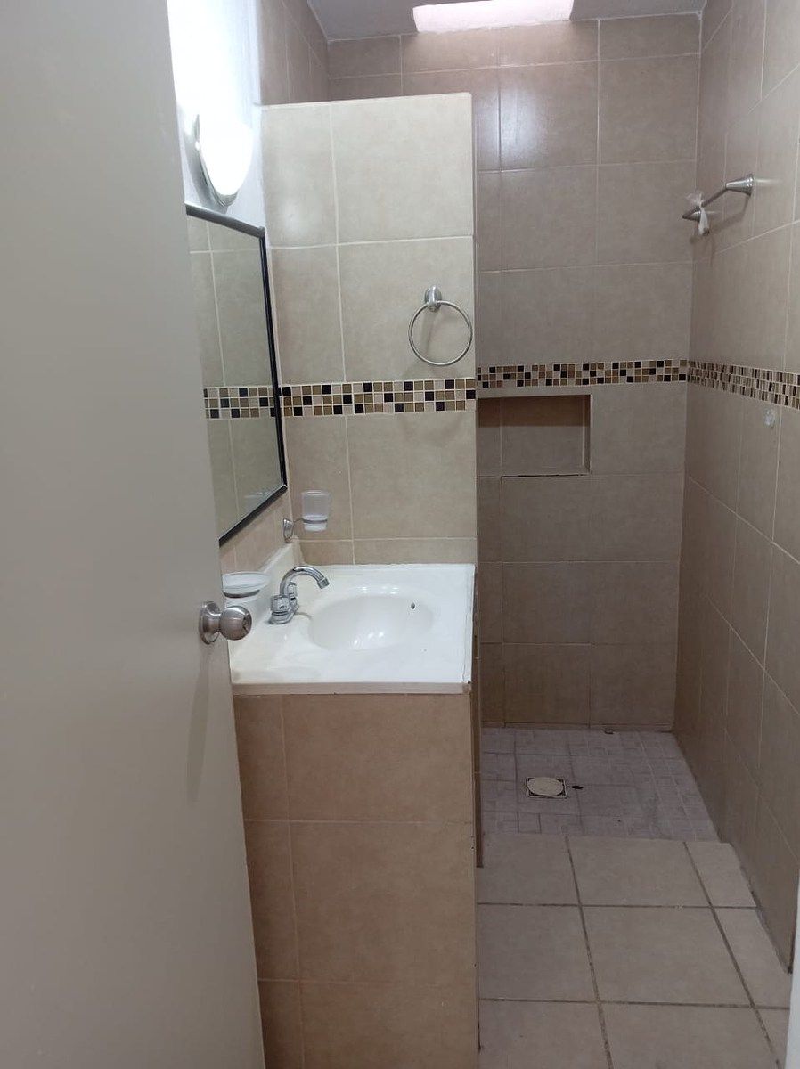 House in La Loma, Guadalajara, photo 7 of 16