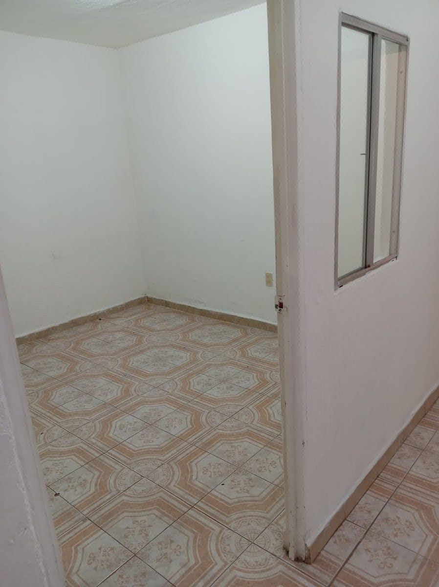 House in La Loma, Guadalajara, photo 12 of 16