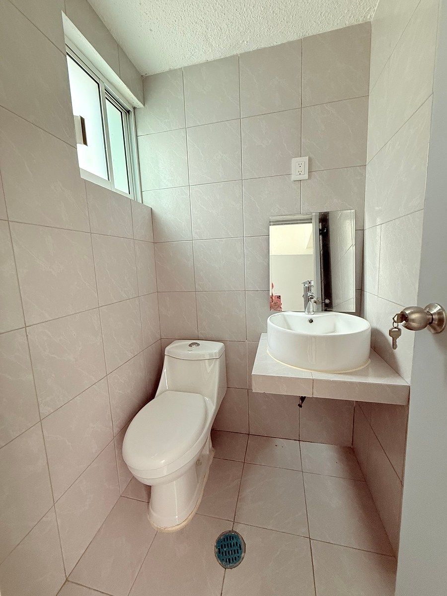 Medio baño, foto 11 de 24