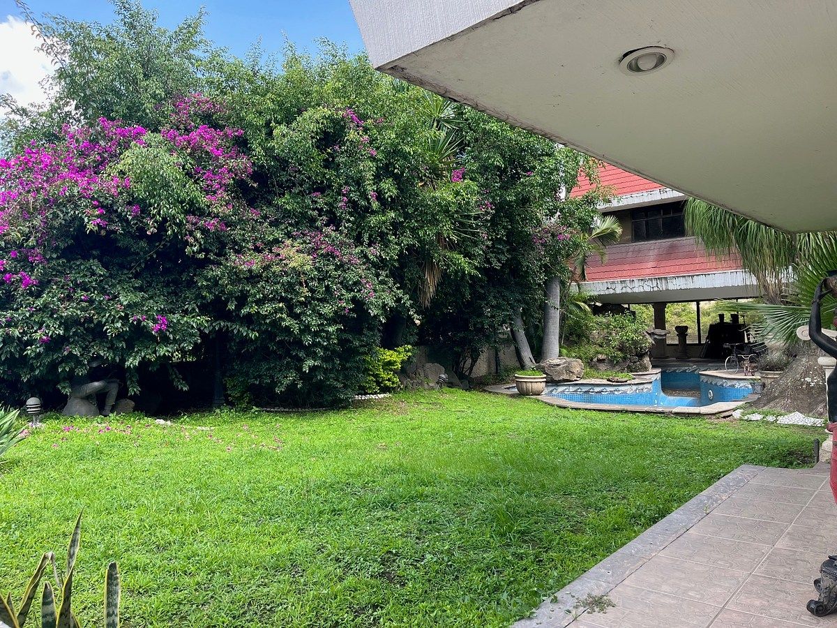 jardín con alberca, foto 45 de 49