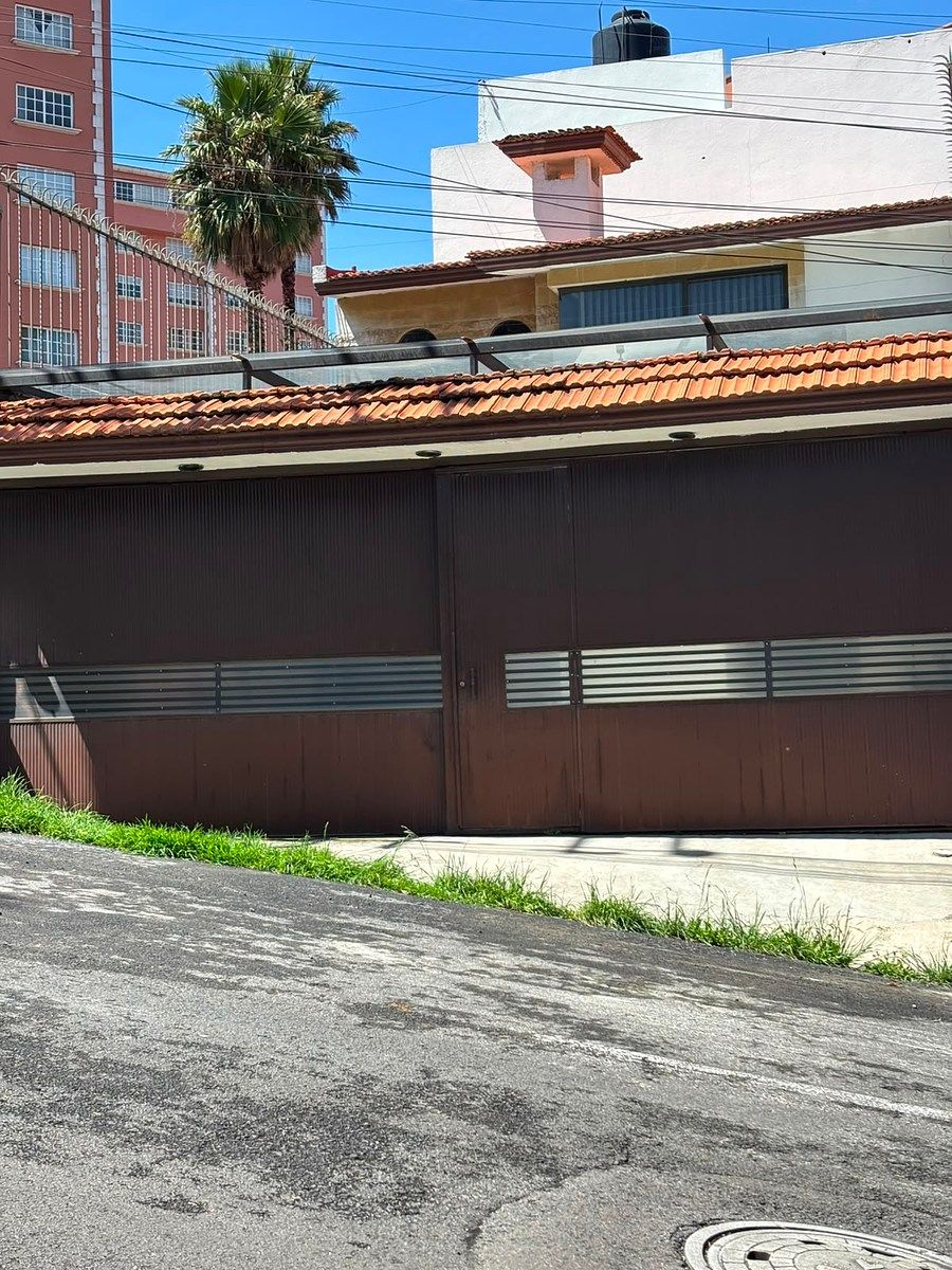 Venta de casa en Jardines de Bellavista - foto 2