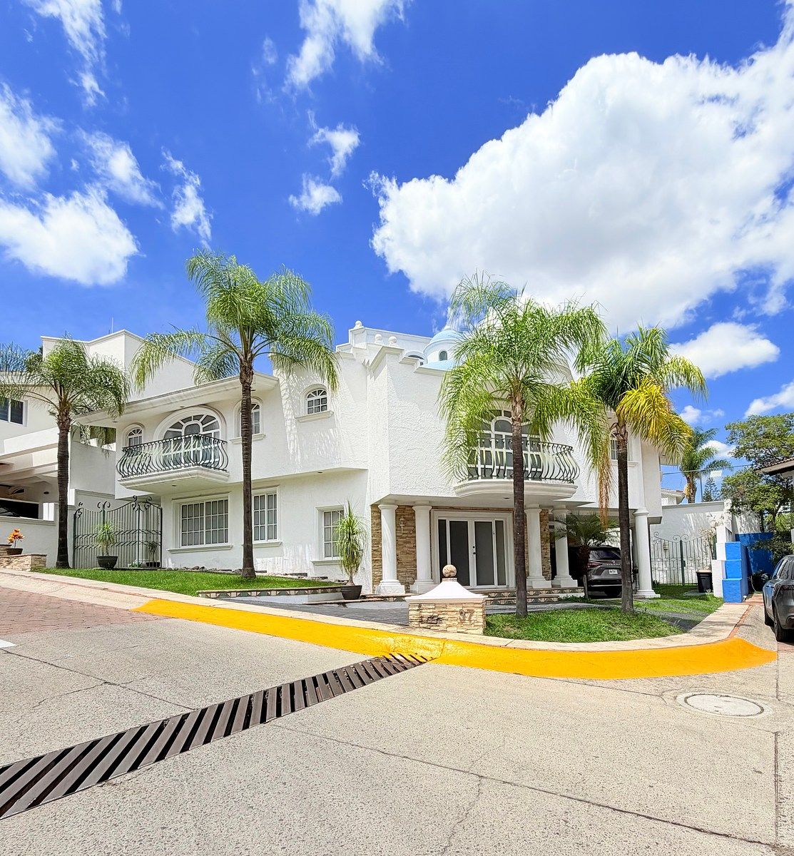 Casa en condominio en Royal Country, Zapopan, foto 2 de 31