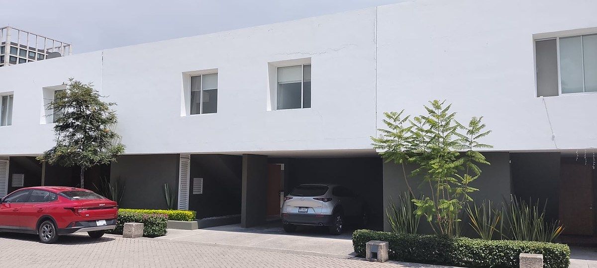 RENTO CASA 3 REC EN DOS CAPRICHOS SANTA FE JURIQUILLA, foto 1 de 19