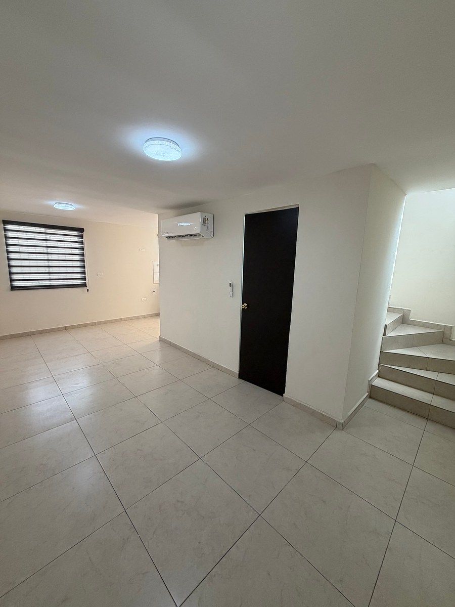 Casa en Rincón de Las Encinas, General Escobedo, foto 3 de 15