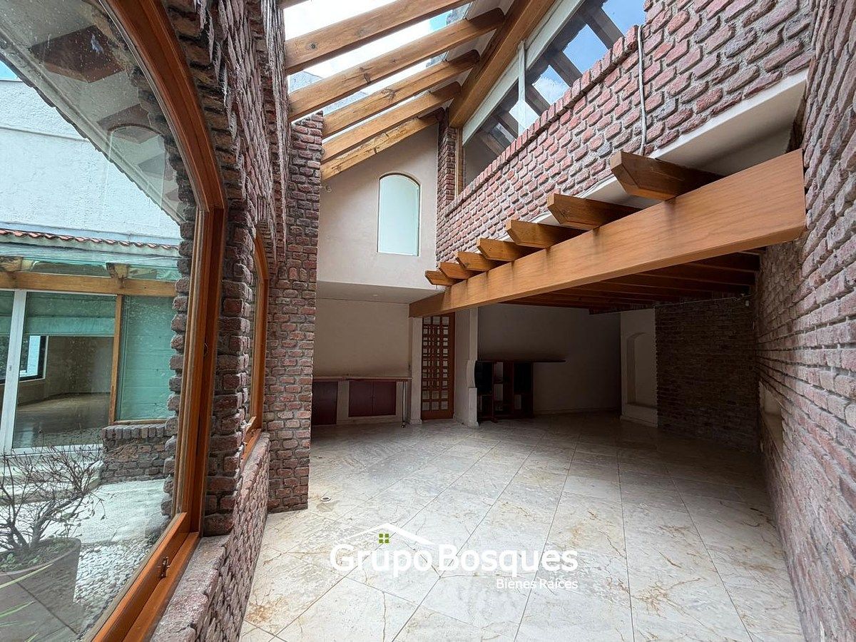 Casa en Venta o Renta en Bosques de las Lomas, CDMX, foto 1 de 35