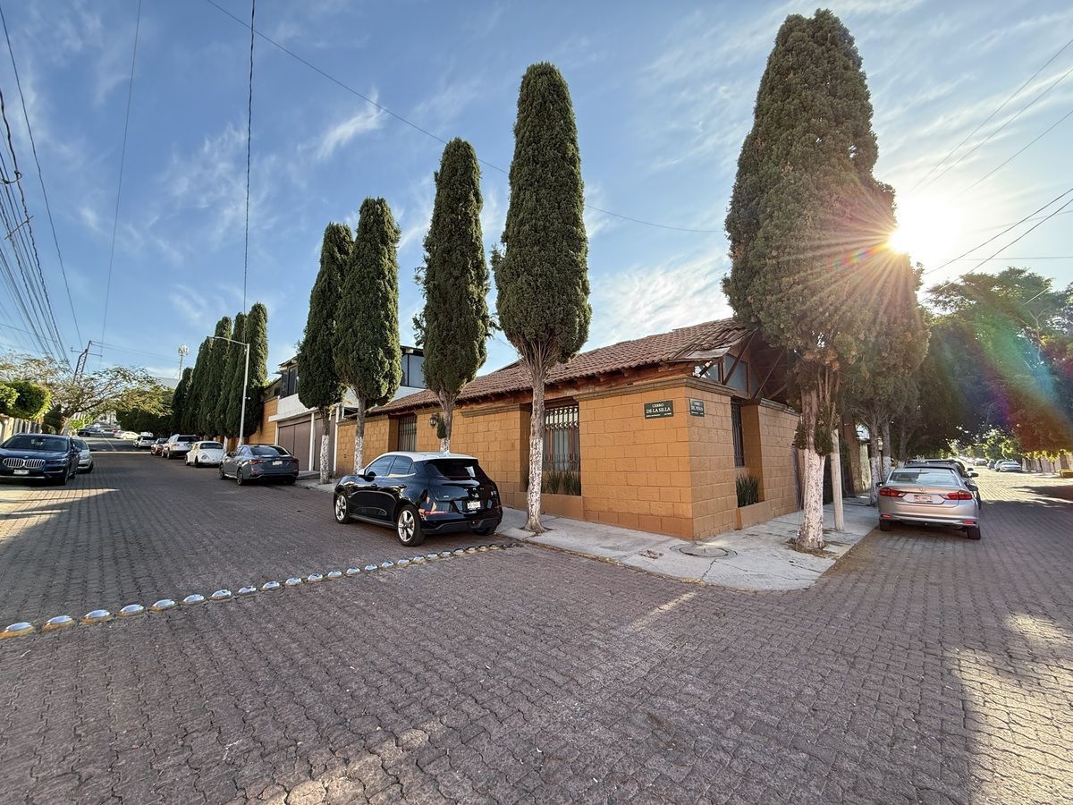 Casa em Colinas del Cimatario, Querétaro, foto 2 de 45