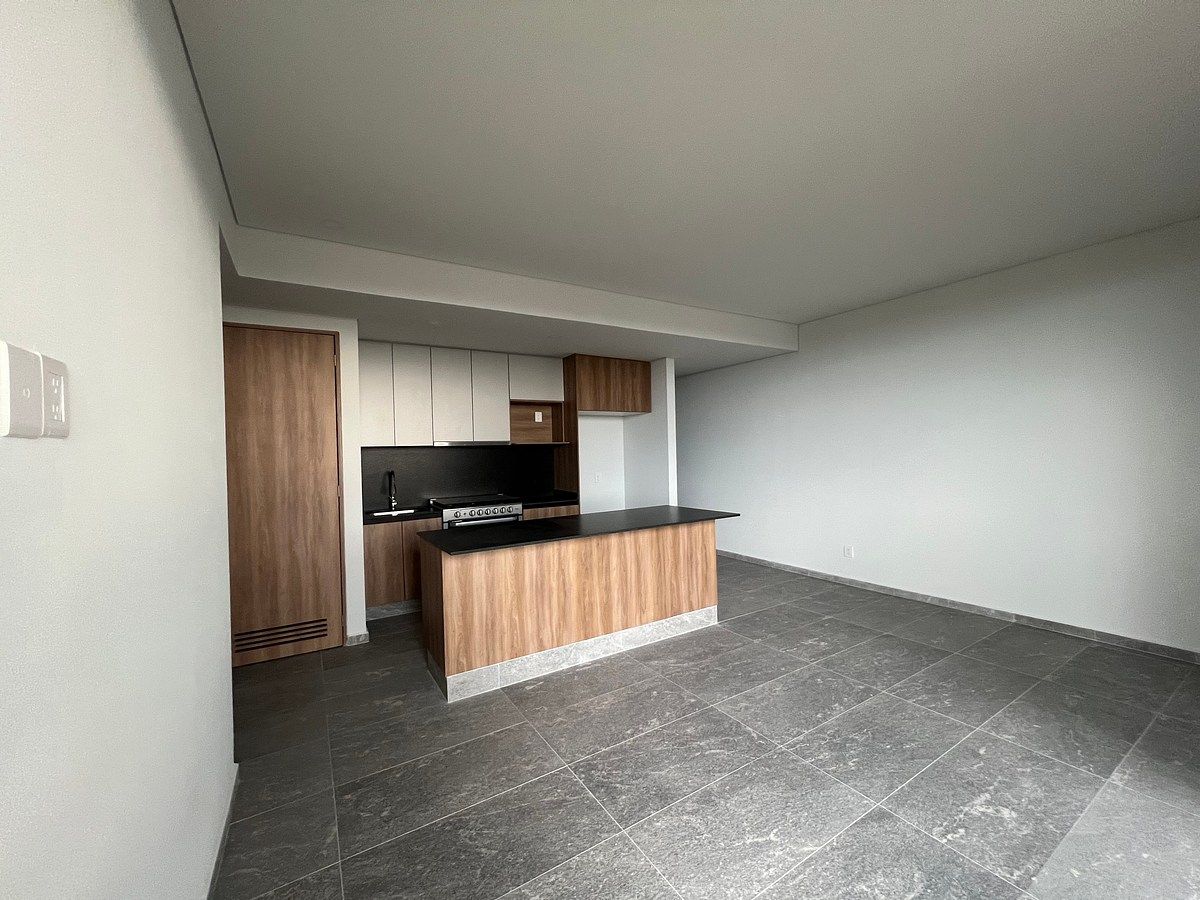 Beautiful 2-bedroom apartment in the real area, photo 1 of 8