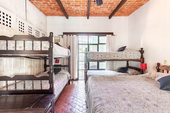 House in San Miguel Acapantzingo, Cuernavaca, photo 2 of 21