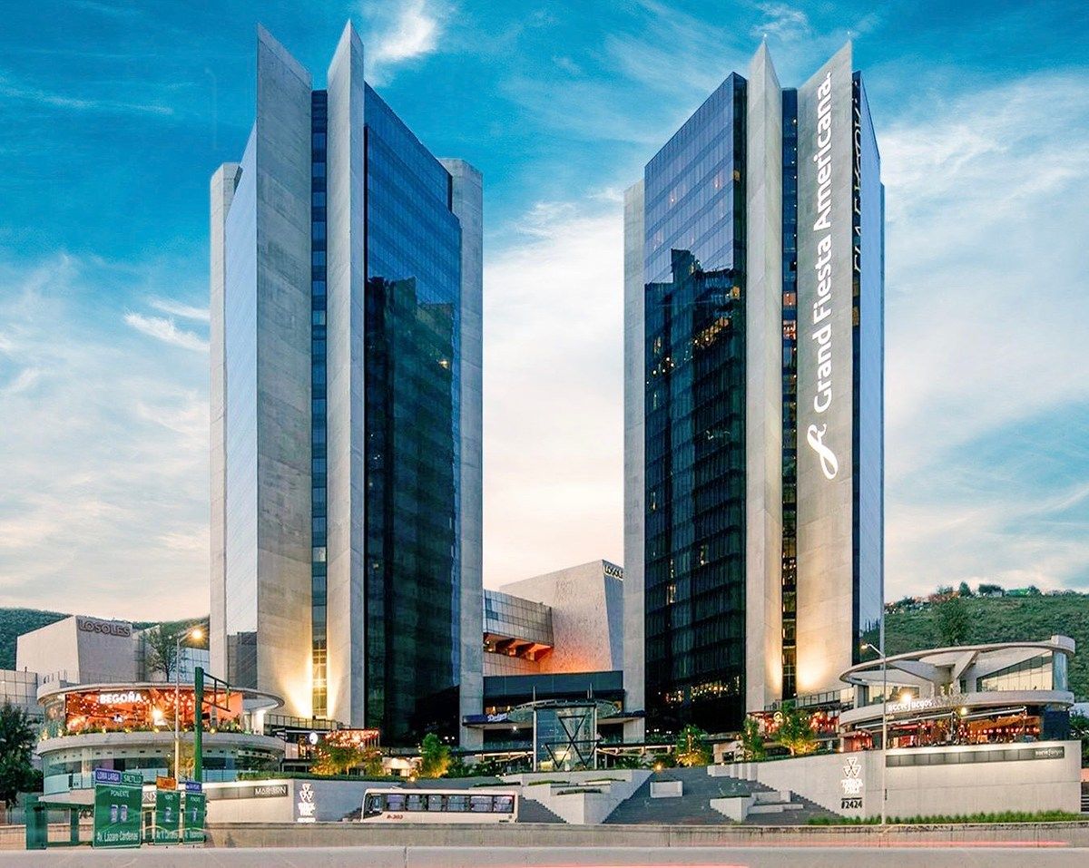 Oficina Corporativa en Venta /Trébol Park / Valle Oriente, foto 1 de 12