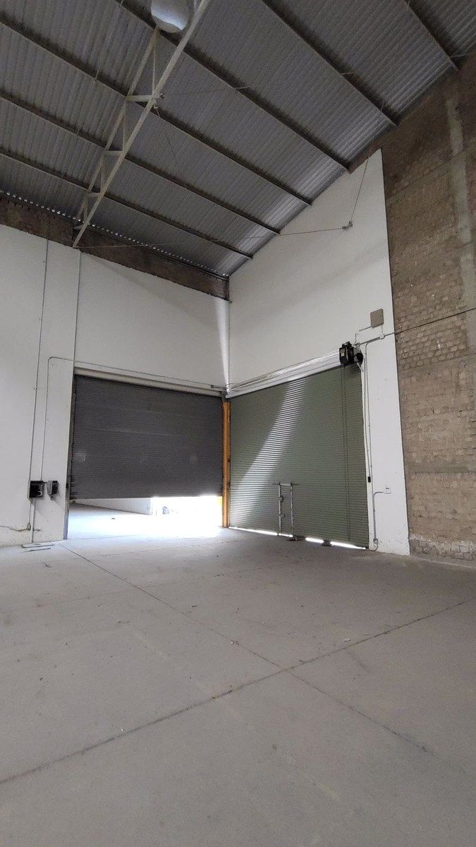Industrial Warehouse in San José del Castillo, El Salto, photo 28 of 49