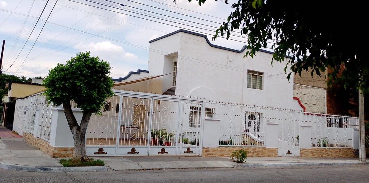 Casa em Lomas de La Victoria, Tlaquepaque, foto 2 de 11